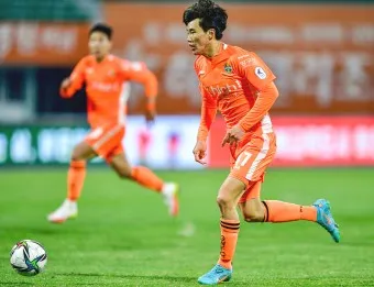양현준 축구선수 셀틱 FC No 13 그의 프로필을 확인해봅시다_5
