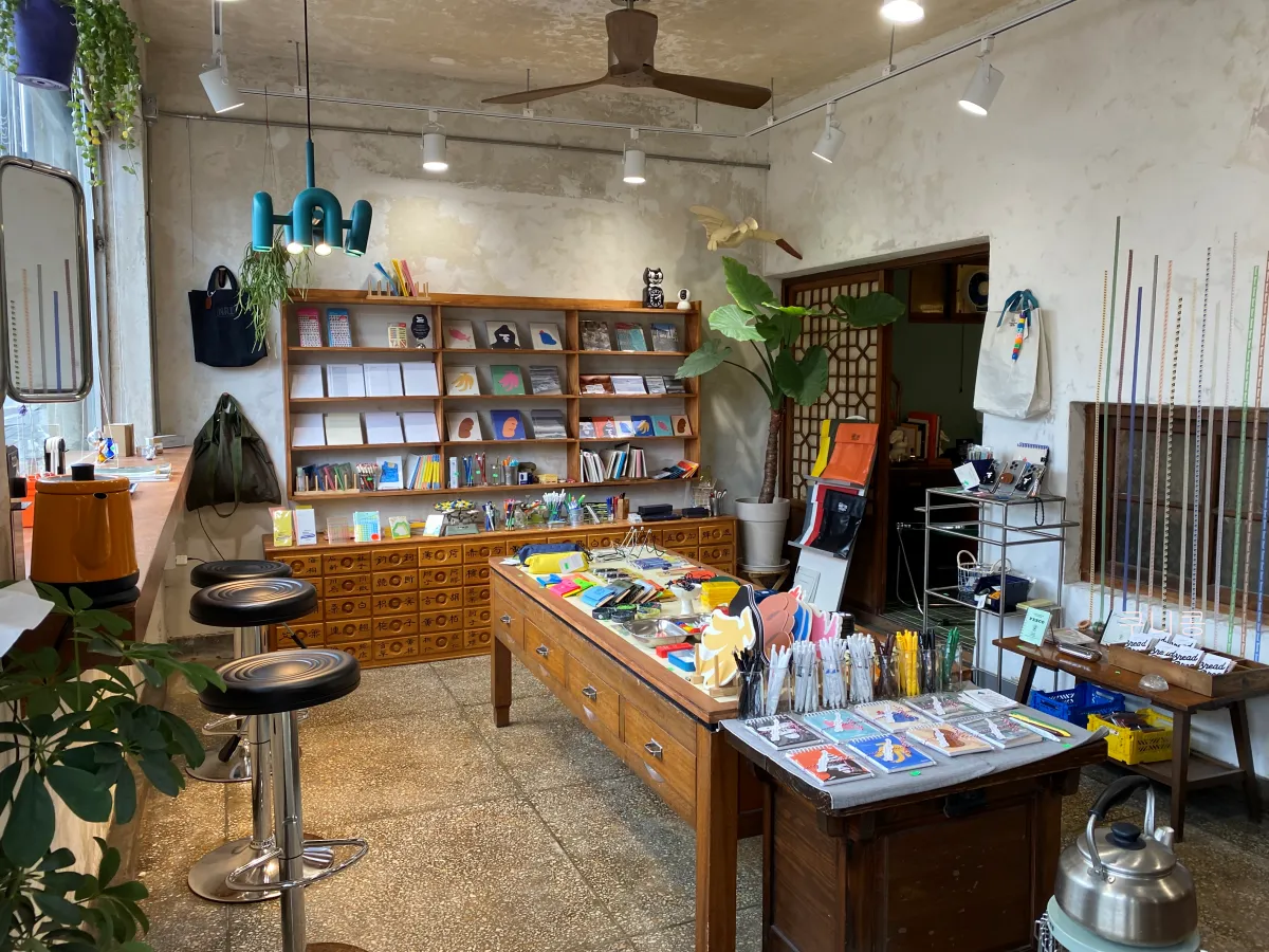 강원도-뚜벅이-여행코스-강릉-문구-소품샵-추천-브레드브레드바나나(브브바)