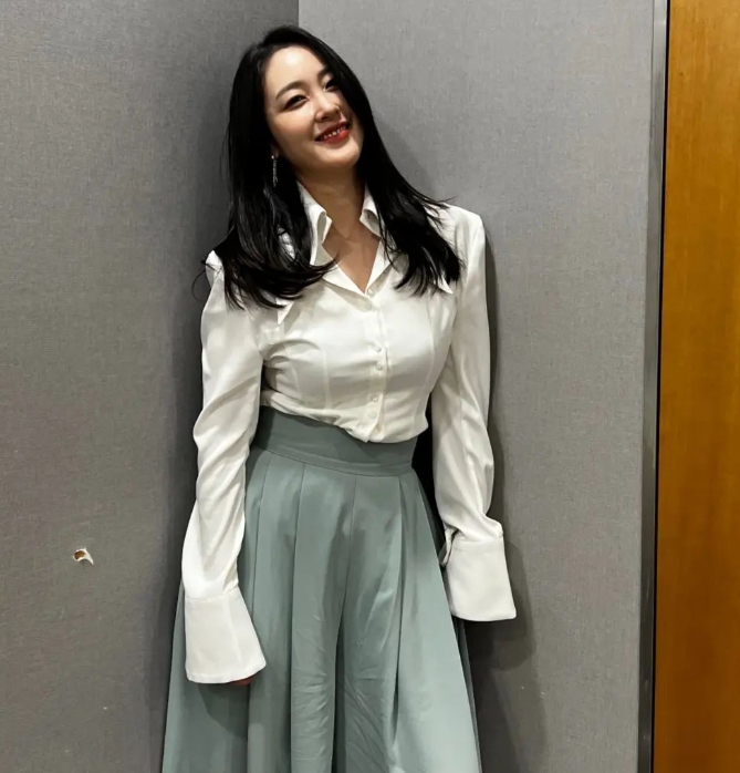 신아영 아나운서 대한축구협회 이사 승부조작 사면 인스타 사과문 남편 임신 몸매