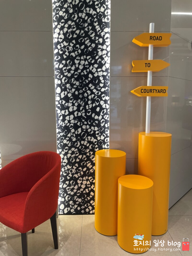 코트야드 메리어트 수원 로비