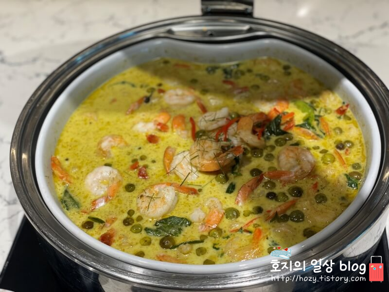 방콕 신돈캠핀스키 이그제큐티브 라운지 이브닝칵테일 뷔페메뉴