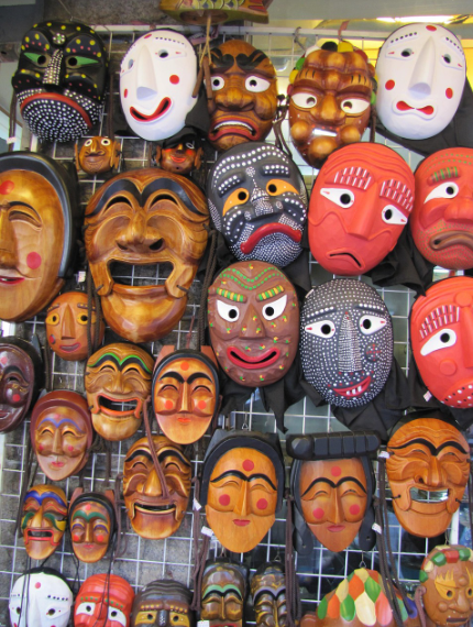 안동 하회마을, 봄날 고즈넉한 전통의 품에 안기다