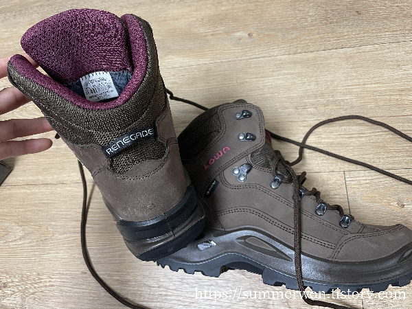 등산화 뒷면 사진