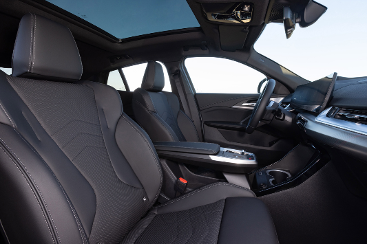 BMW iX2 내부디자인