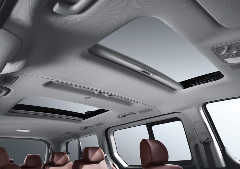 2020년형 스타렉스 실내 듀얼 썬루프 사진