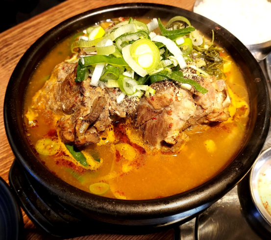 생방송투데이 서울 최고의 뼈해장국 담원순대 시청본점 정보