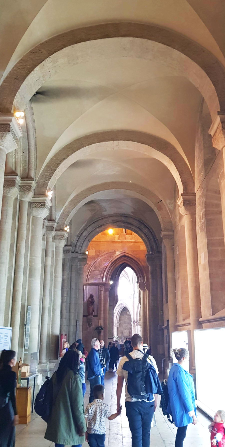 포르투갈 리스본 대성당 내부모습