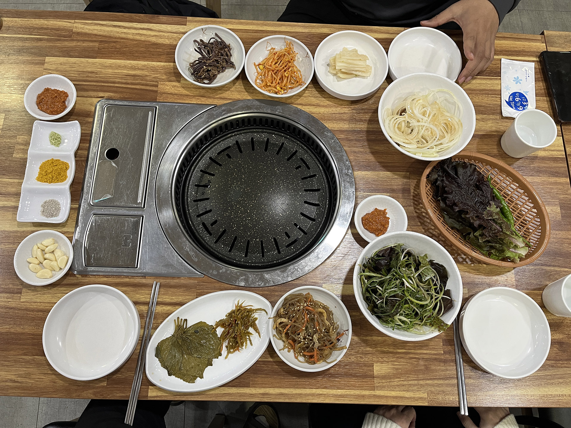 김해 흥동 성하돼지집 테이블 셋팅