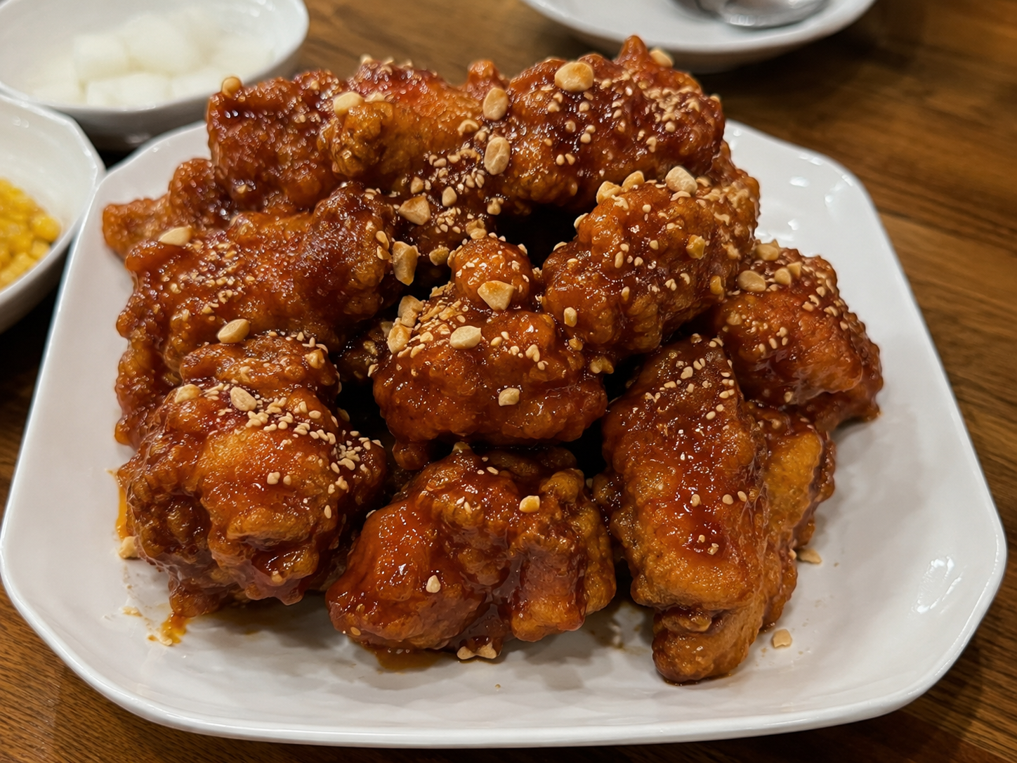 양념치킨 완성 사진