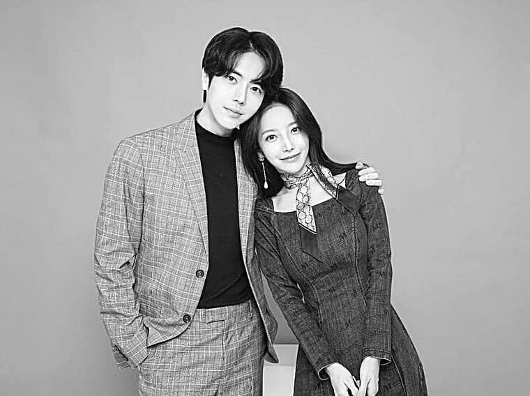 웹툰-작가-박태준-걸그룹-출신-최수정