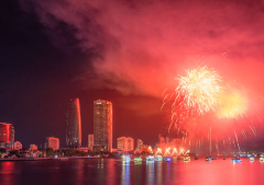 다낭 용 다리 불꽃놀이