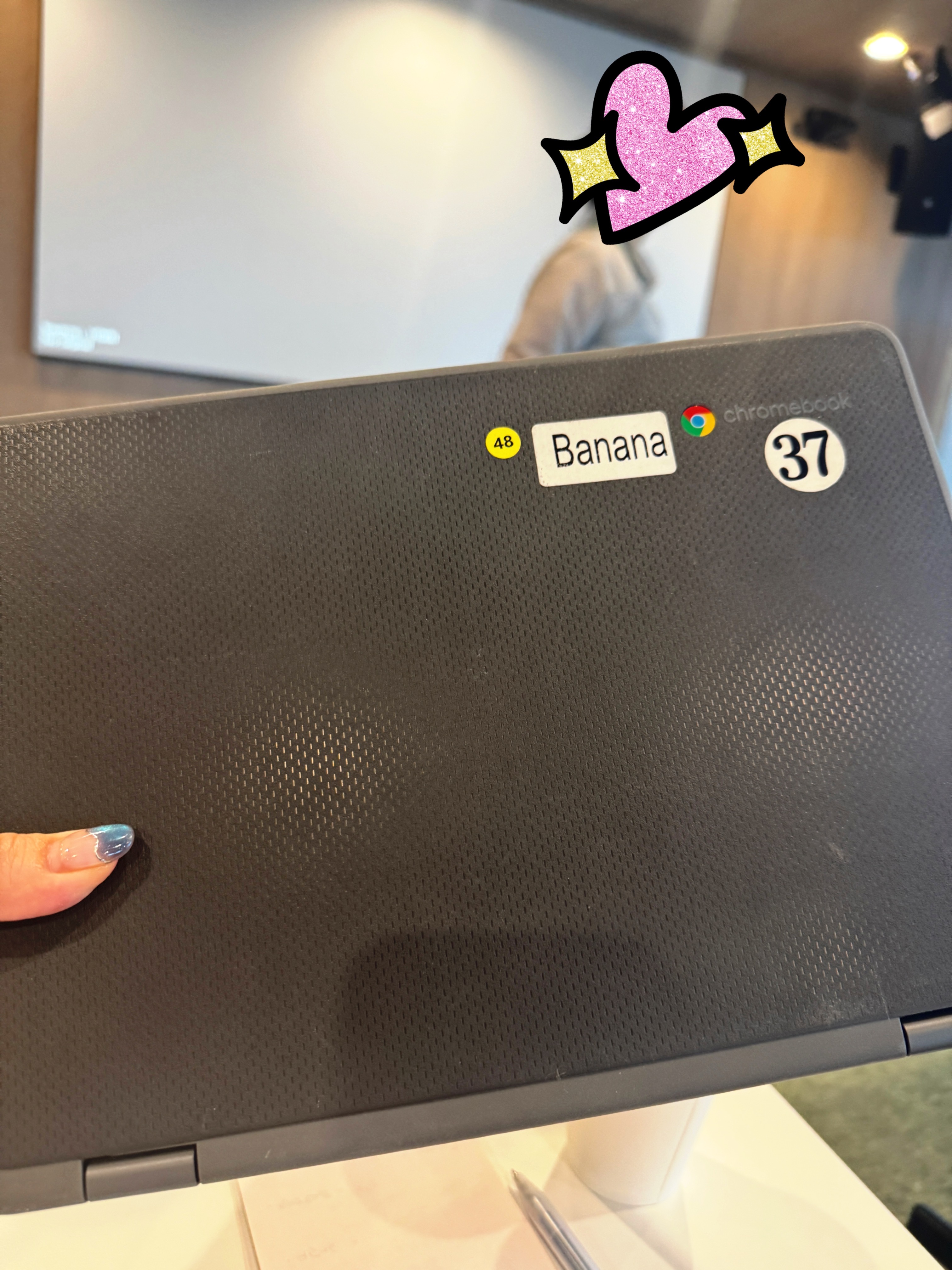 구글코리아 AIDT 연수에서 지급된 교육용 크롬북 – 내구성과 관리 편의성이 뛰어나고 실습에 최적화된 기기