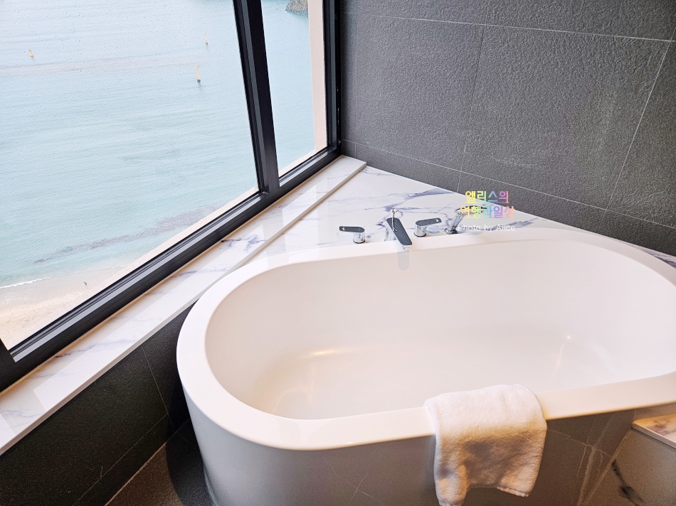 울산 전객실 오션뷰 숙소 타니베이 호텔 디럭스 더블룸 기본 객실 후기 + 조식