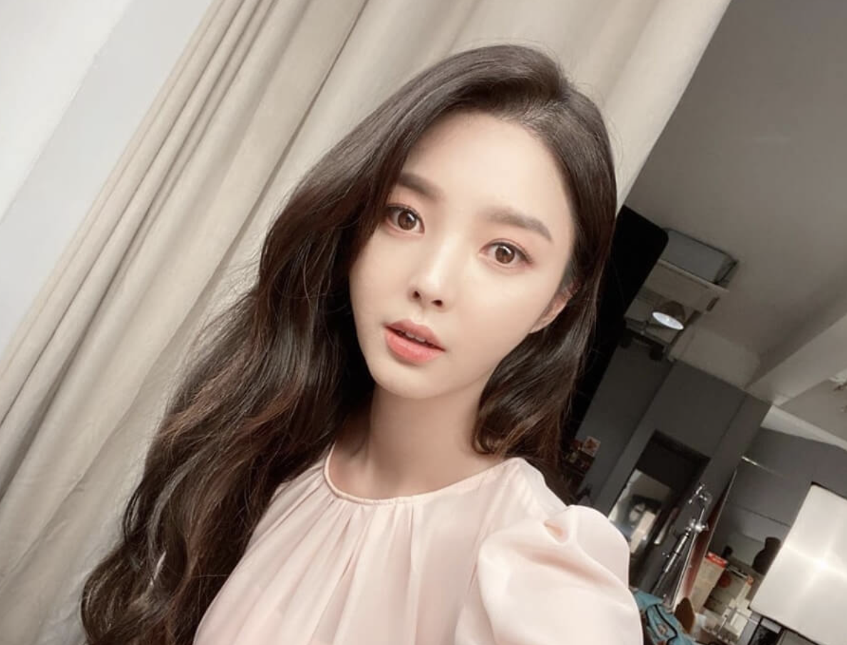 엄현경 셀카 미모