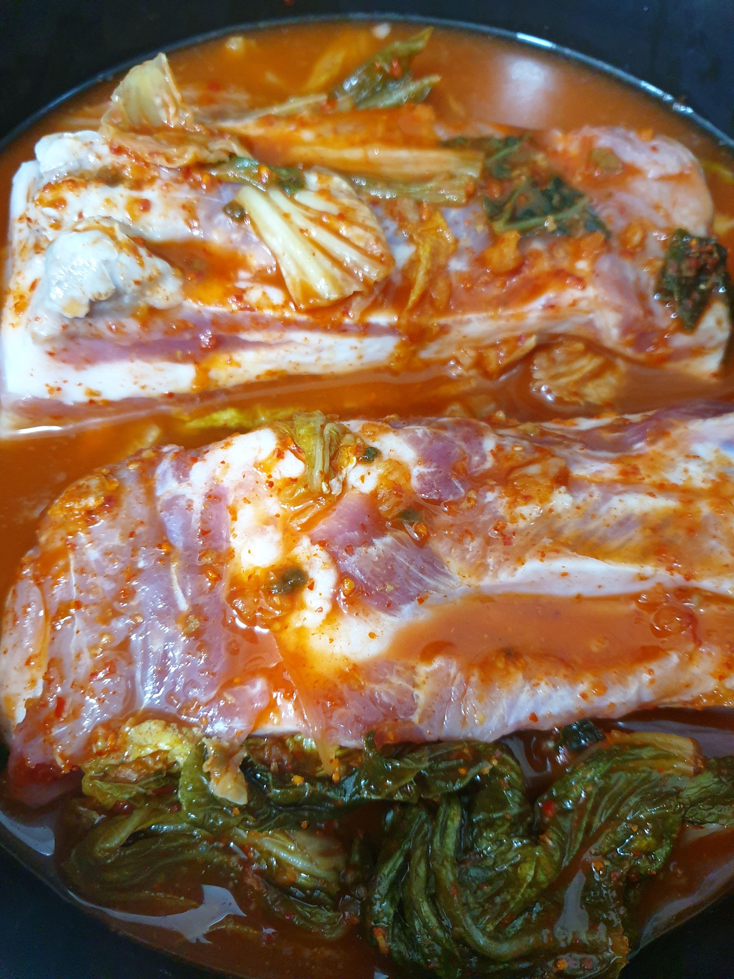 김치국물 올려주기