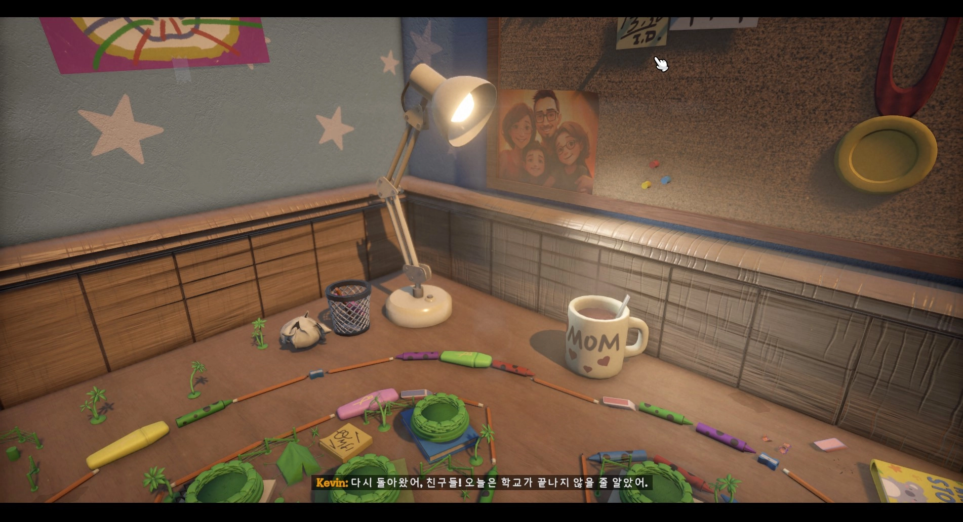 인트로-화면에-케빈이-중얼중얼-거리며-장남감-놀이를-시작하는-화면