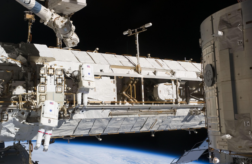 우주정거장에서 하루에 몇 번 해가 뜰까?