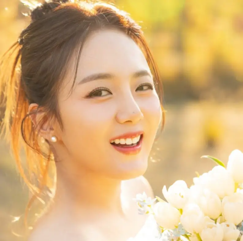 변준필 강은비