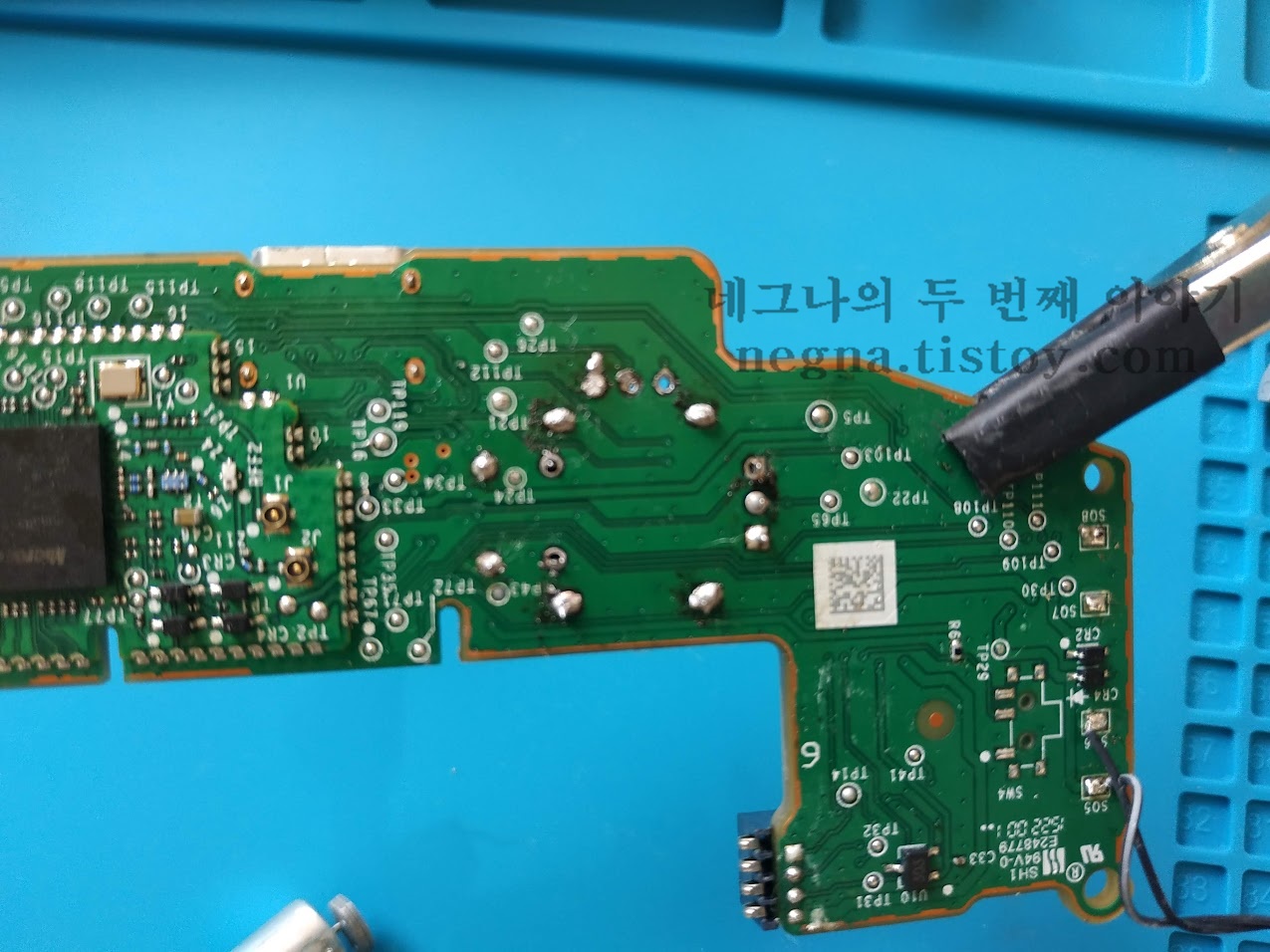 엑스박스 게임패드 4세대 디솔더링 시도.