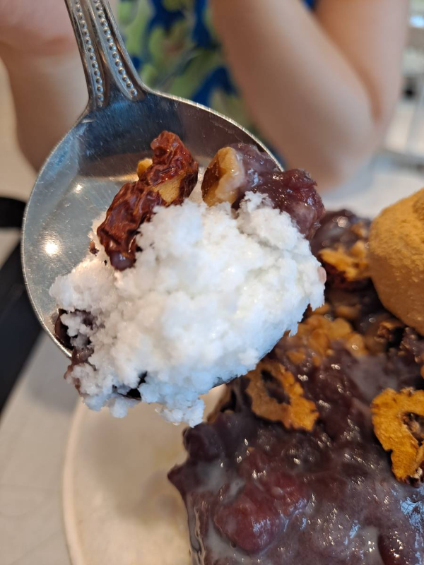 우유빙수 한 숟가락