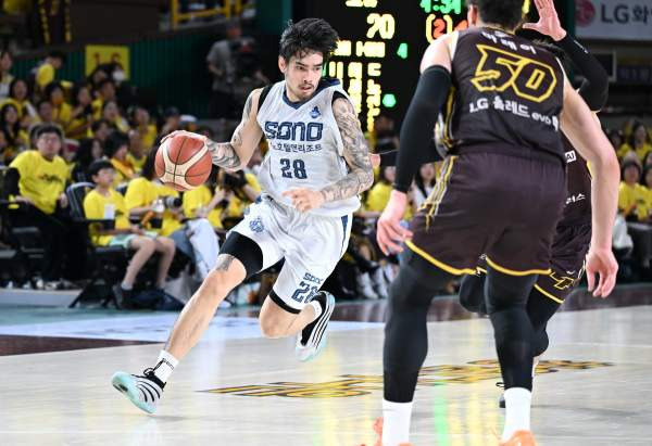 소노 2연승: 창원 LG 꺾고 2연승! 챔피언 결정전 진출 확률 100% 잡은 비결 분석 (2026 KBL 4강 PO)