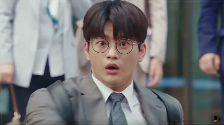 이제-곧-죽습니다-놀란-표정의-이재