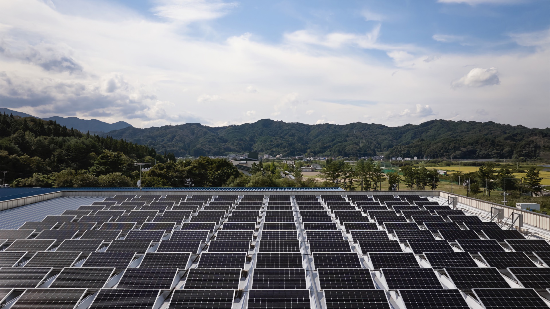 애플은 온실가스 배출량의 60%를 감축했다.