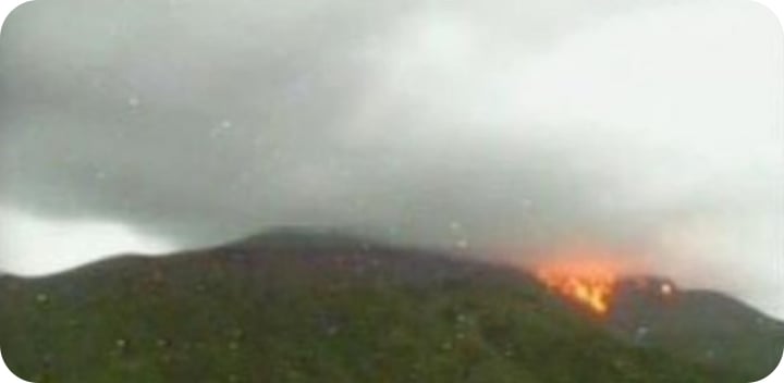 일본-가고시마현-스와노세섬-오타케산-폭발