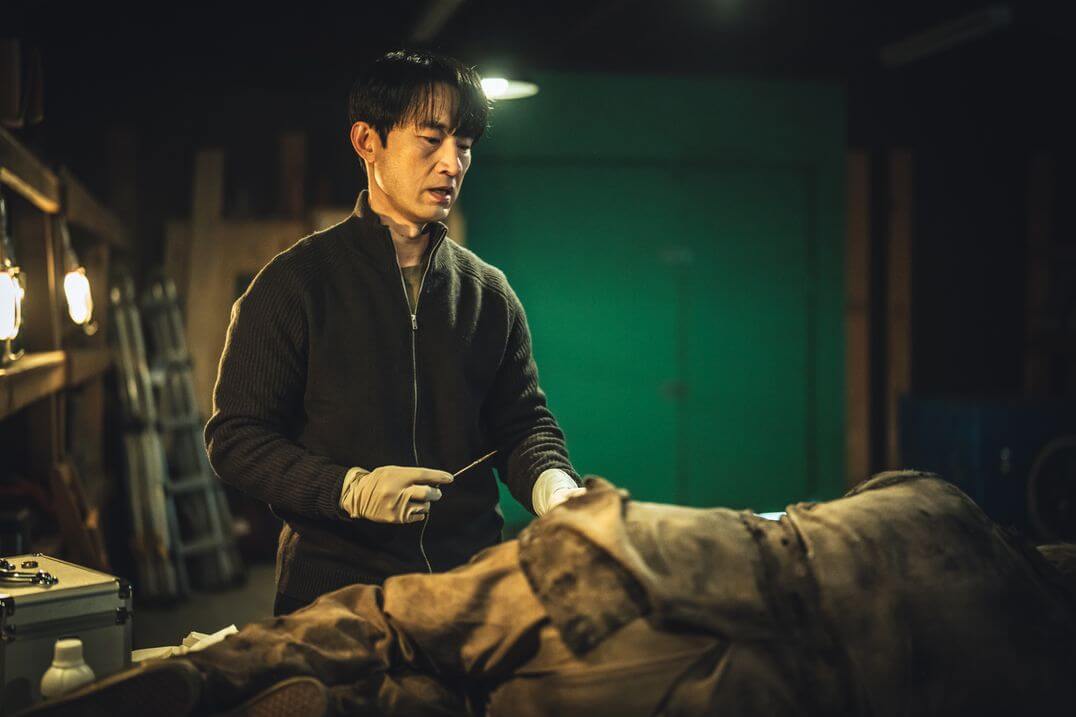 영화 구원자 출연진 줄거리 등장인물 결말 해석