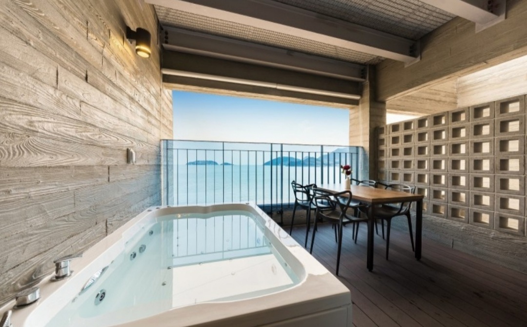 거제 더샵키즈 풀빌라 야외 스파