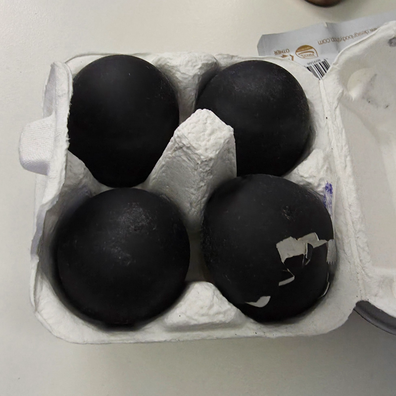검은색 계란 참숯 훈제 계란 흑색계란