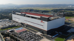 SK하이닉스 메모리 영업익 실적 최초 매출 업계 TISAX 글로벌 자동차 산업 정보 보안 인증 란