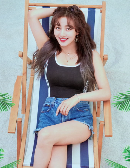 지효 트와이스 나이 프로필 키 강다니엘 인스타 단발 다리 화보 과거 레전드 움짤