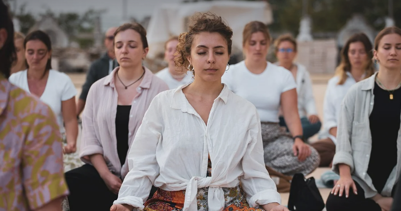 플렉스보다 셀프 케어: 소비보다 내면의 행복을 추구하는 새로운 가치관