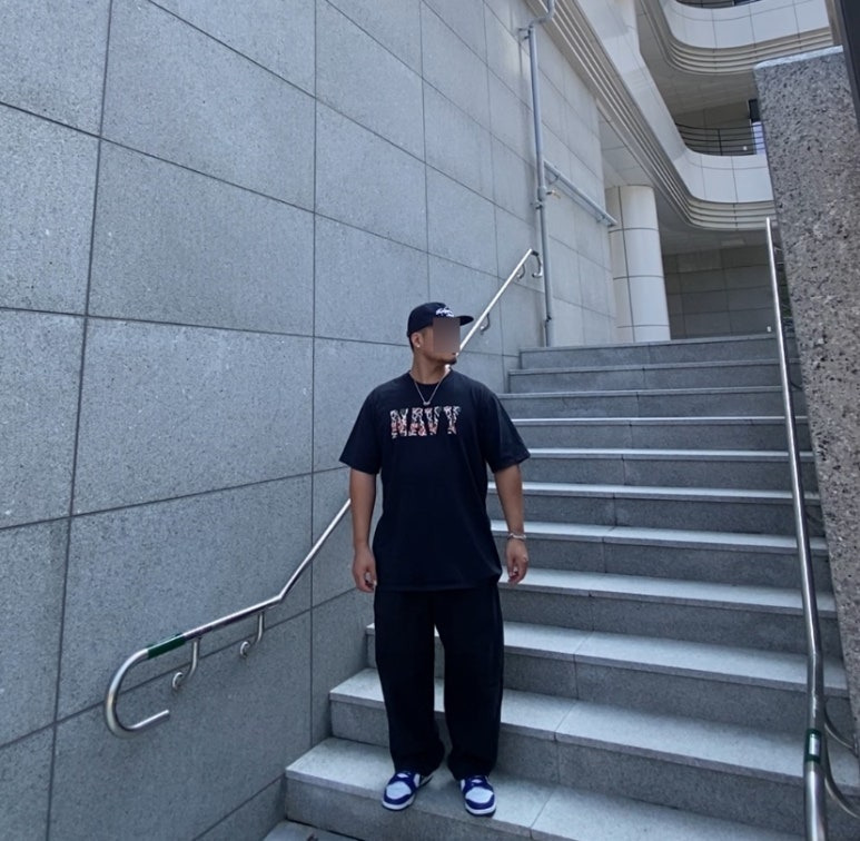 데일리룩('26. 9. 27.)에페 빈티지 할리우드 스타 볼캡, 엔티엠티 카모 티셔츠, 나이키 클럽 벌룬팬츠, 나이키 덩크로우 레트로 콩코드, 제이엔드, 타티아나, 써지컬스틸액세서리