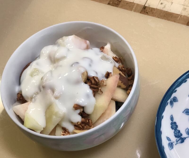 속이-미식거릴-때-음식-복숭아