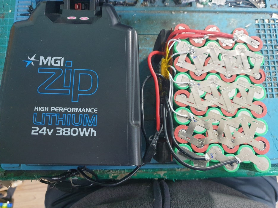 MGI ZIP 골프카트 배터리 inr18650-25r 스폿 작업