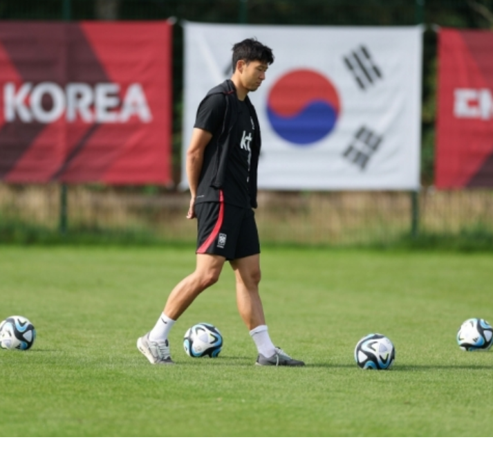 클린스만 감독과 주장 손흥민
