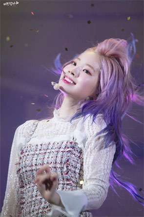 사랑스러운 모습 여자 연예인들 사진모음
