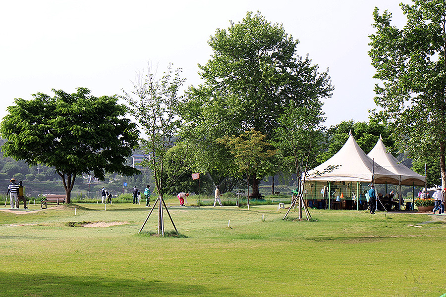 충청북도 충주호 목행파크골프장 소개