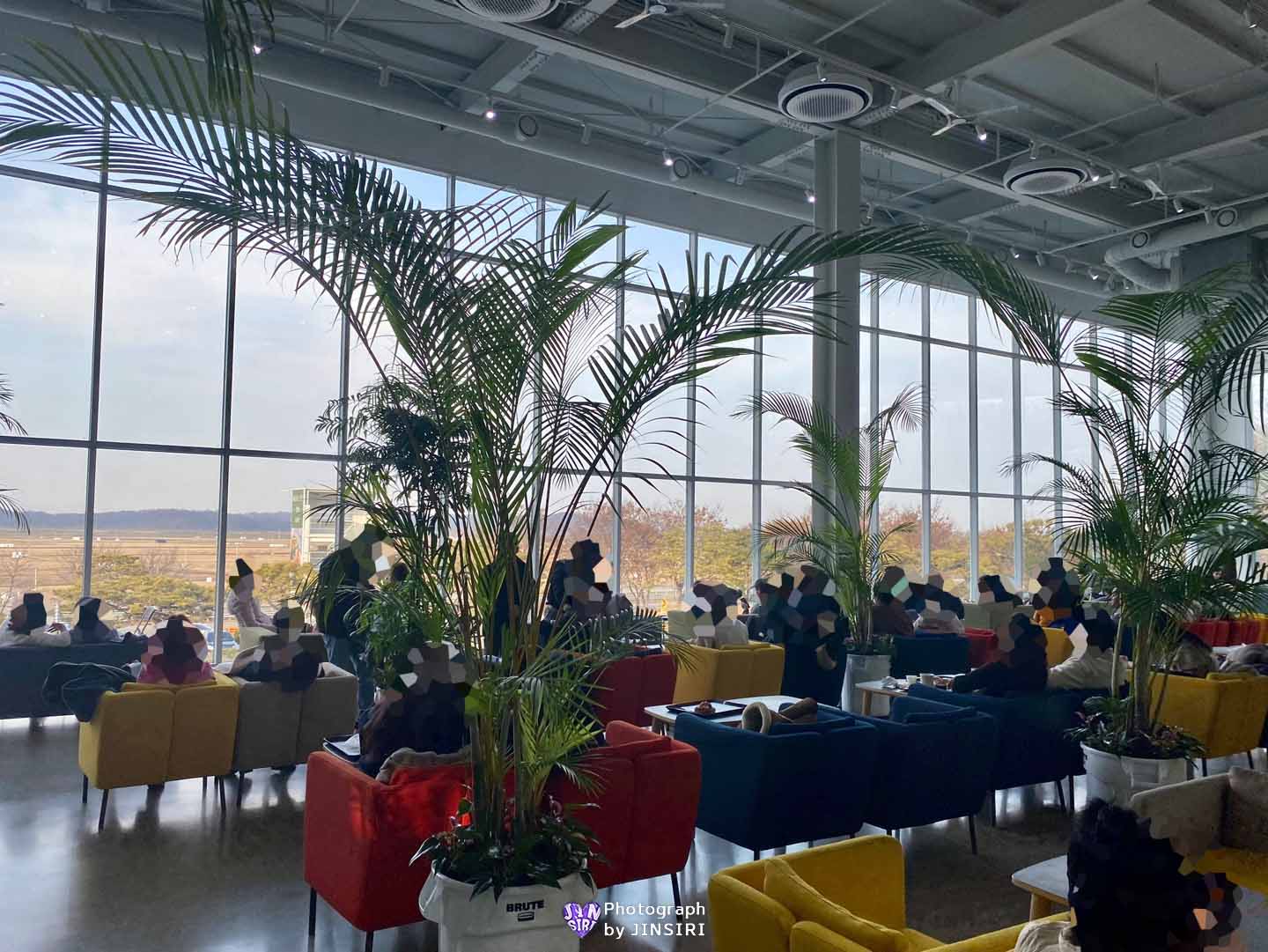 ๊ฒฝ๊ธฐ๋ ํ์ฃผ ๋ํ ์๋ฌผ์ ๋ฒ ์ด์ปค๋ฆฌ ๋ธ๋ฐ์น ์นดํ ์์ธ๊ทผ๊ต