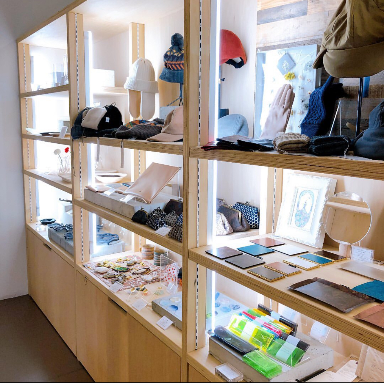 후쿠오카쇼핑 소품샵 NONE TOO SOON LIFE OBJECT 001