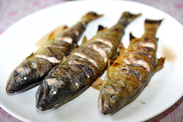 4계절 내내 산천어를 맛볼 수 있는 수산양식장 산천어회, 산천어반건조, 산천어매운탕, 산천어구이 강원 화천 맛집