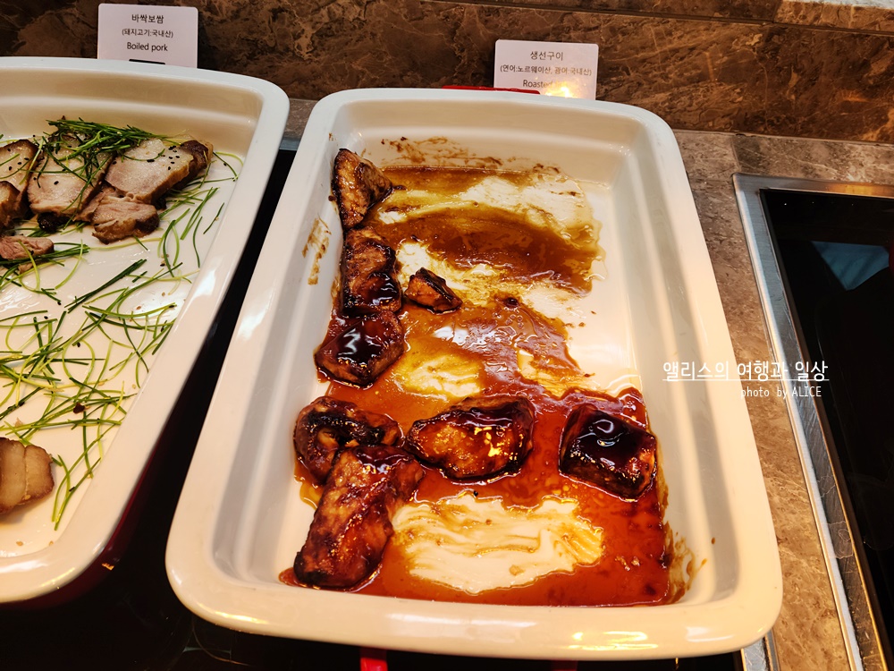 포포인츠 바이 쉐라톤 서울 명동 에볼루션 뷔페 런치 후기