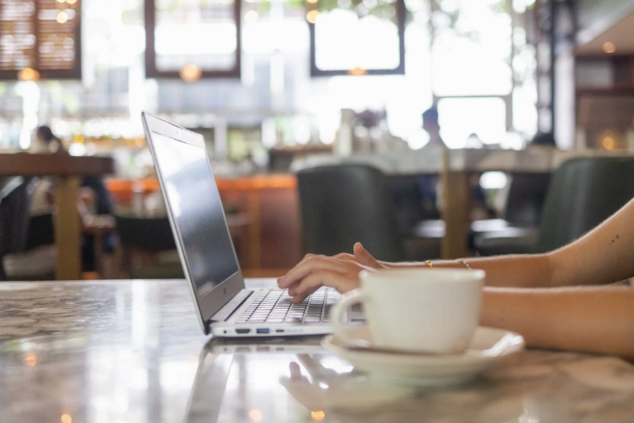 디지털 노마드의 수익 모델 7가지 (프리랜서, 블로그, 유튜브 등)