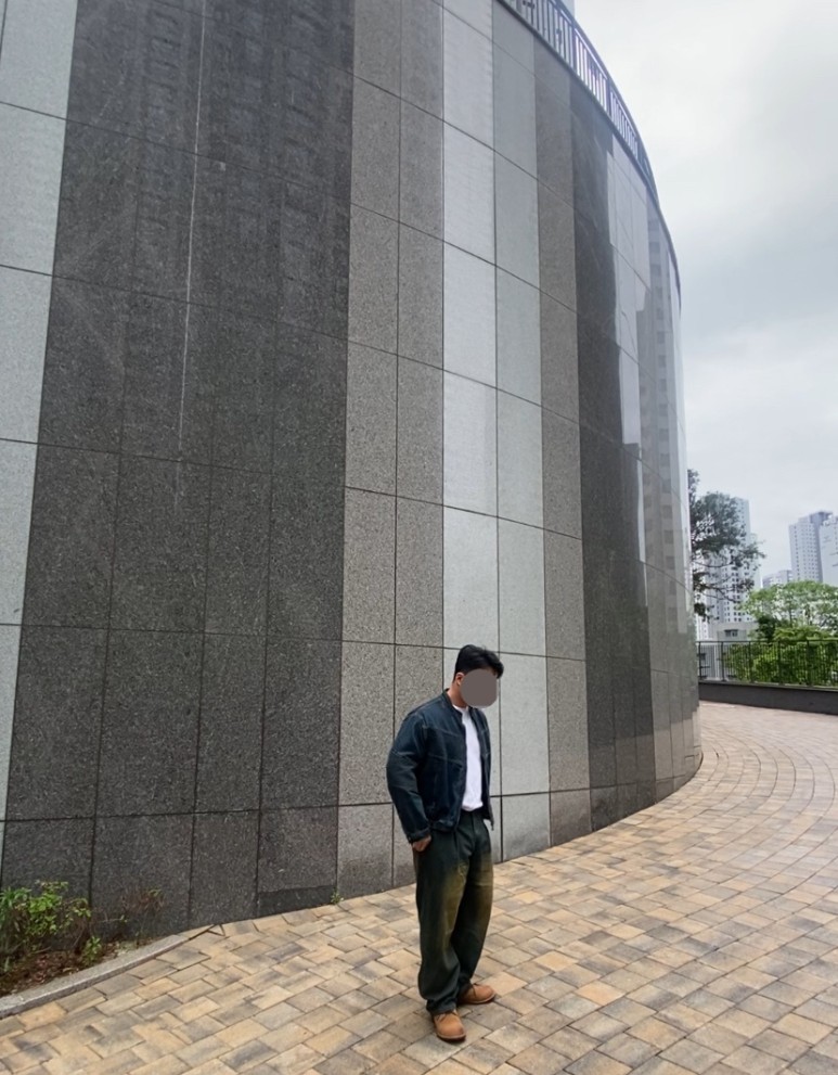 데일리룩(2024. 5. 6.) 디미트리블랙 VLAD 워시드 데님 바이커 자켓, 폴로 기본 반팔 티셔츠, 디미트리블랙 와이드 데님 팬츠, 레드윙 아이언레인저 스웨이드 호손 뮬스키너