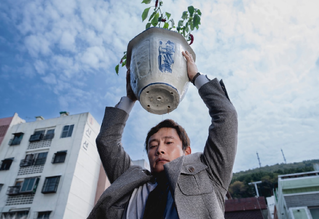 베니스 진출한 박찬욱 감독 신작 어쩔수가없다