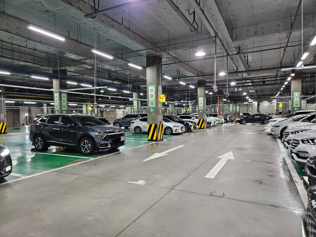 애슐리 퀸즈 서수원점 주차장