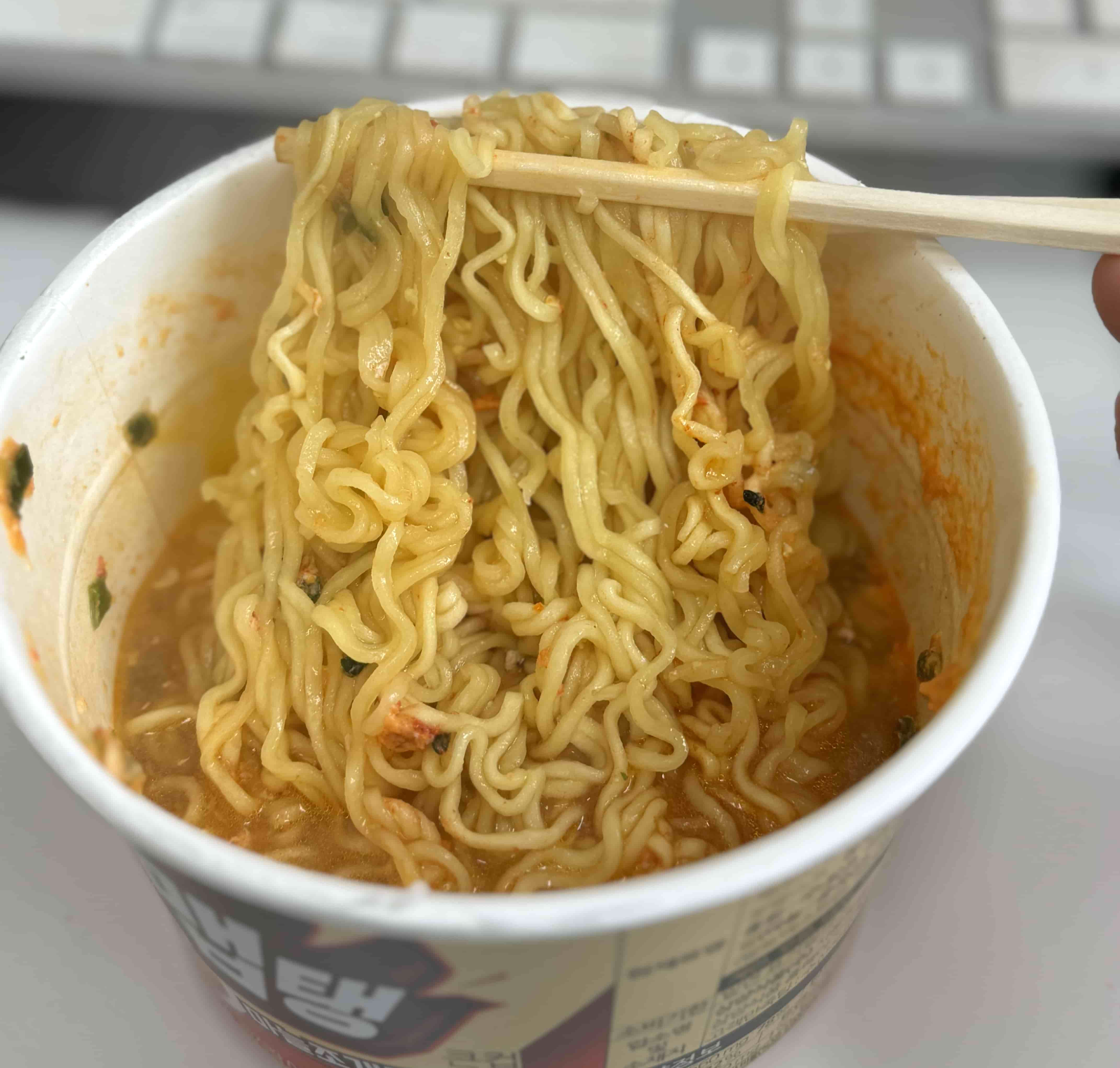 맵탱 마늘조개라면 면발 사진