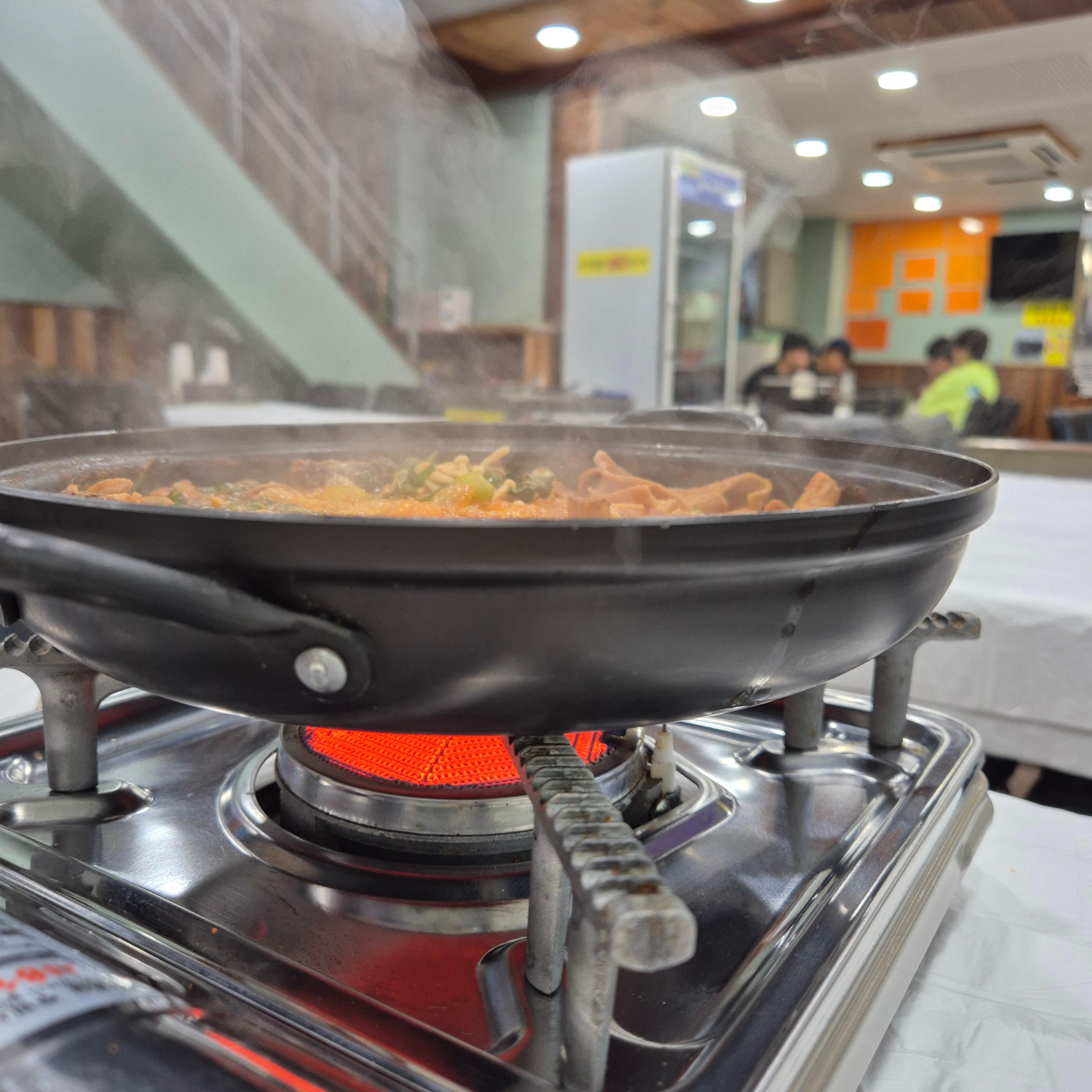 구경시장&amp;#44; 단양 구경시장&amp;#44; 충청도 순대&amp;#44; 순대전골&amp;#44; 훈이네 마늘빵&amp;#44; 오성통닭&amp;#44; 단양 닭강정&amp;#44; 흑마늘 아이스크림&amp;#44; 단양 마늘만두&amp;#44; 구경시장 주차 